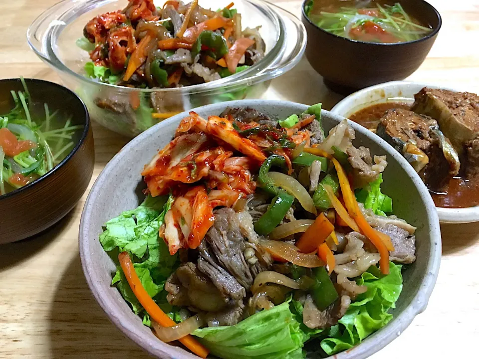 Snapdishの料理写真:焼肉ビビンバ丼💛トマトと豆苗のスープ💛鯖の味噌煮|さくたえさん