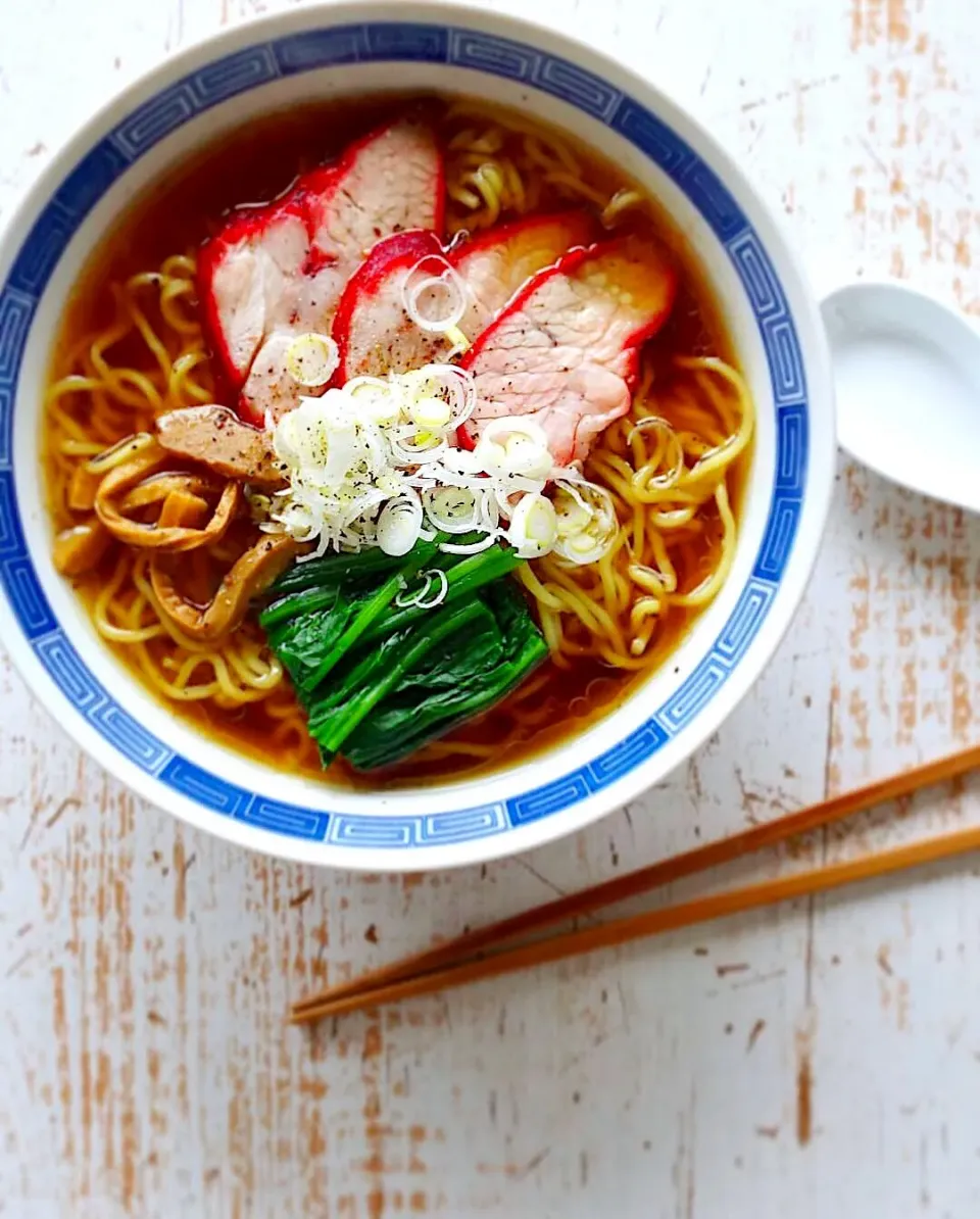 家ラーメン🍜赤いチャーシュー麺|庄子 弥さん