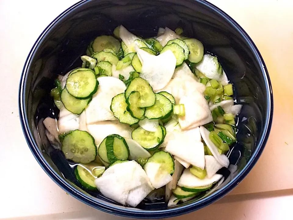 カブときゅうり🥒漬け物😋|アライさんさん