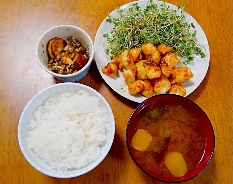 １１月１日　ささみのめんつゆ　サラダ　ポテトとしめじのマヨネーズ炒め　お味噌汁|いもこ。さん