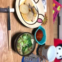 Snapdishの料理写真:ぶり大根、きのこと小松菜の味噌汁、わがままいくらおろし|Yukako  Toyamaさん