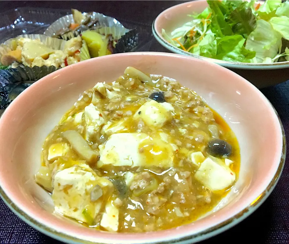 Snapdishの料理写真:本日の賄い  晩ごはん⭐️⭐️⭐️ やったー 麻婆豆腐(*´ｰ`*) うちの賄いで餃子と双璧の御献立😁|ぽんたさん