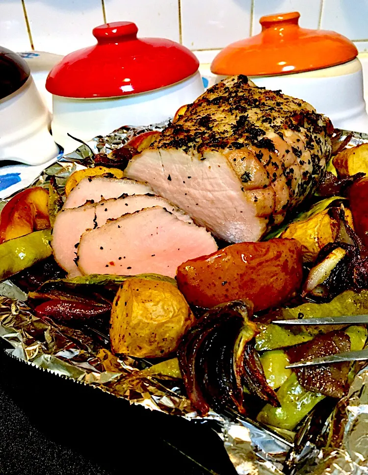 Herb Roasted Pork Loin|gonbenさん