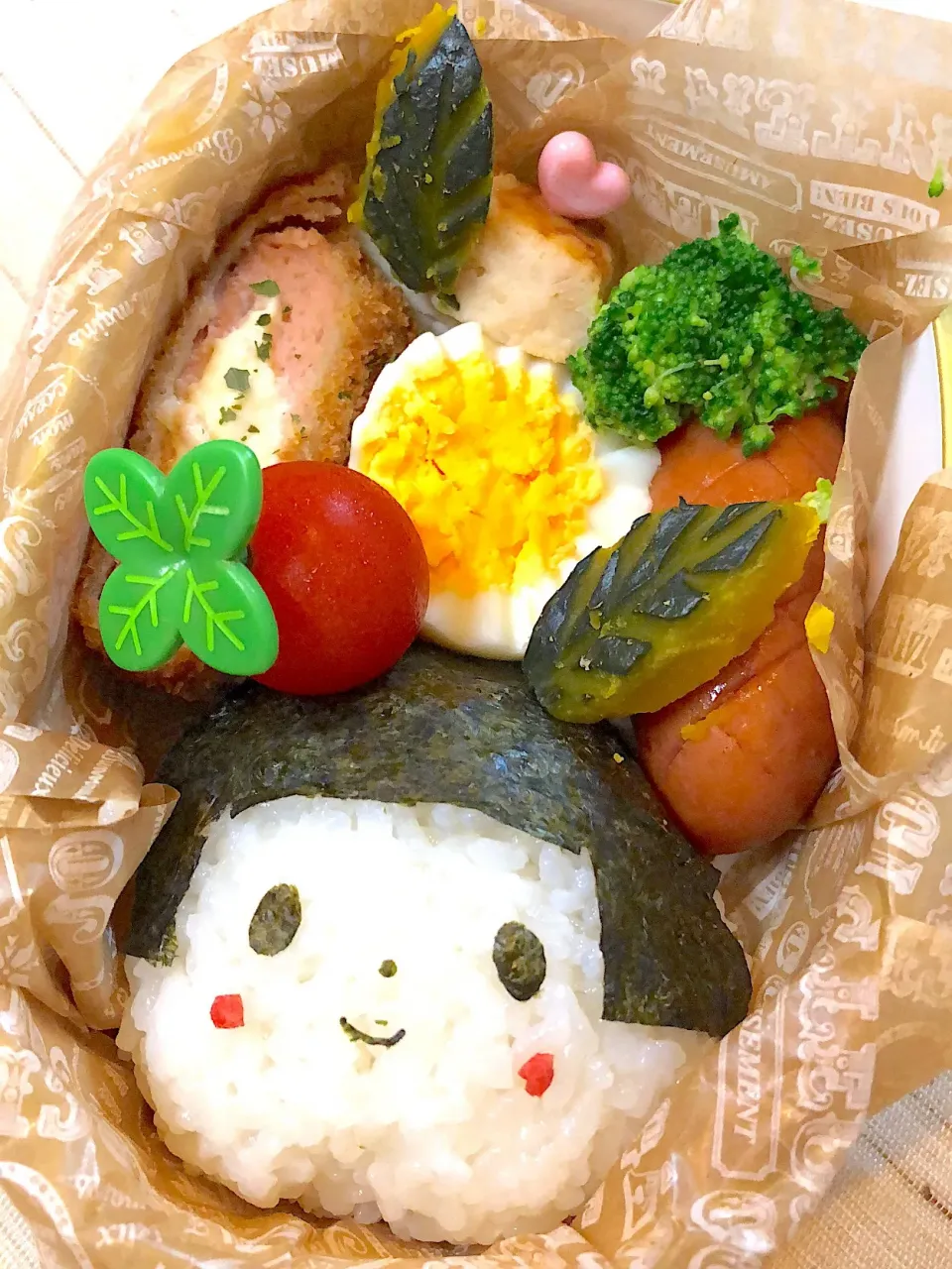 Snapdishの料理写真:女の子のお握りお弁当|Yuki Kawasumiさん