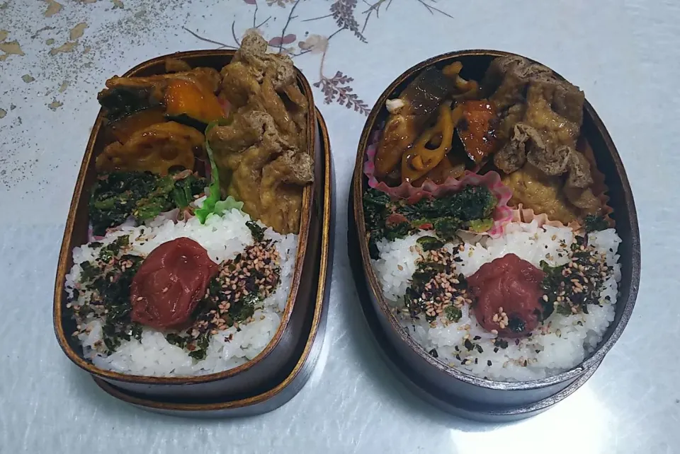 今日のお弁当🍱

二種類(玉子とお肉)の巾着煮
ぶりと野菜の黒酢あんかけ
ほうれん草と干しエビの胡麻あえ|ボスママさん