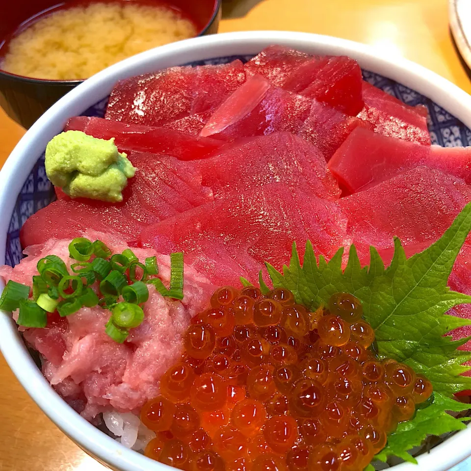 まぐろ丼|ヨッチャンさん