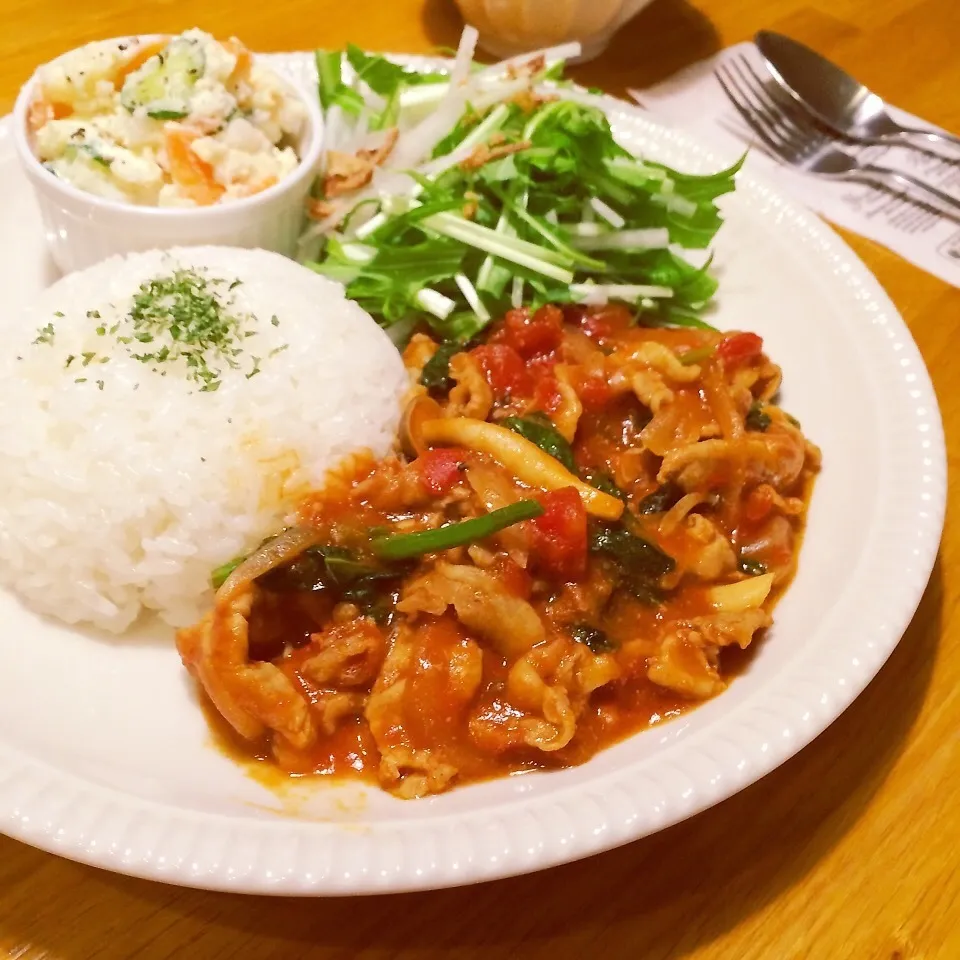 ほんのりカレー風味♪豚こま肉のトマト煮♪|ニコさん