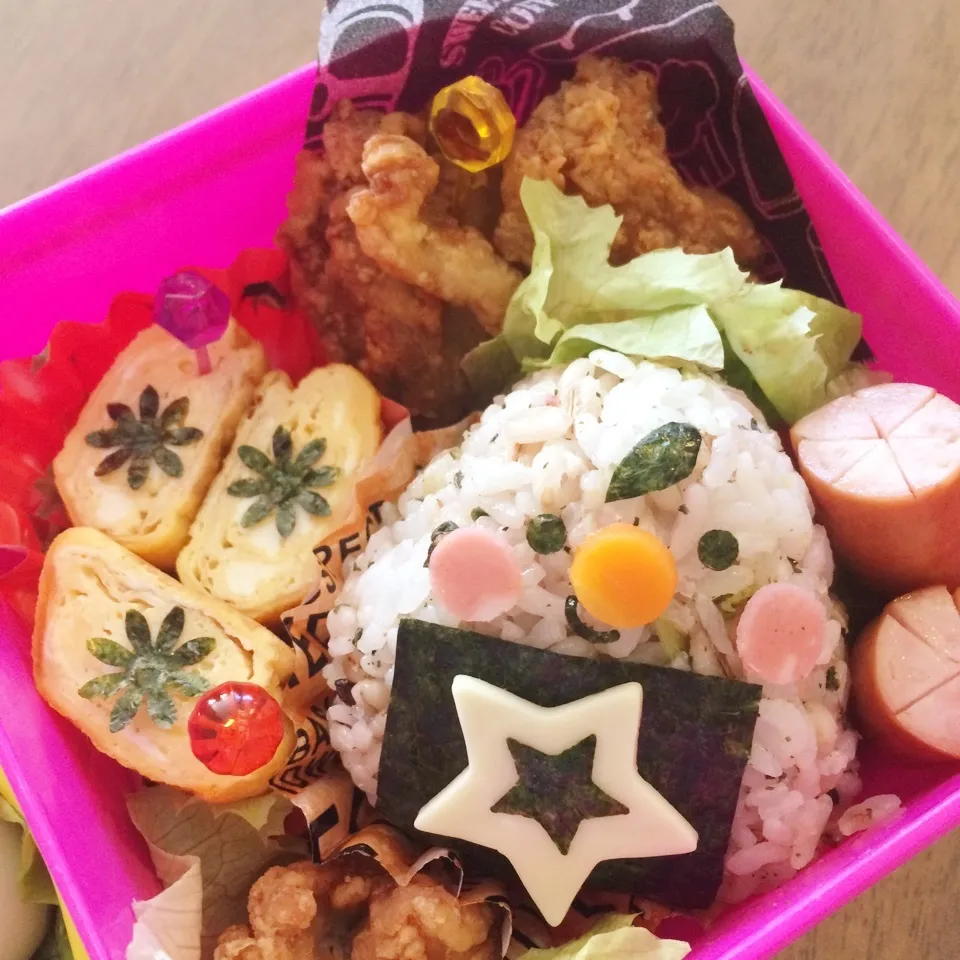 Snapdishの料理写真:おかーちゃん用オニギリくん弁当！|はるちるさん