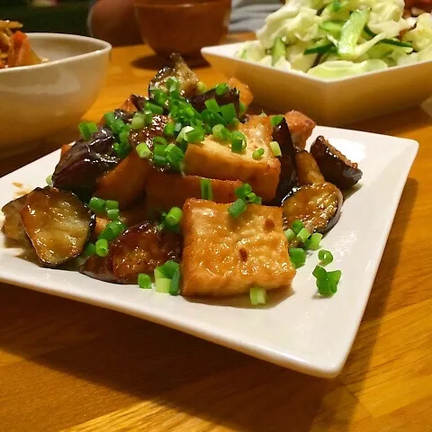 ご飯がススム♪茄子と厚揚げの味噌炒め♪|ニコさん