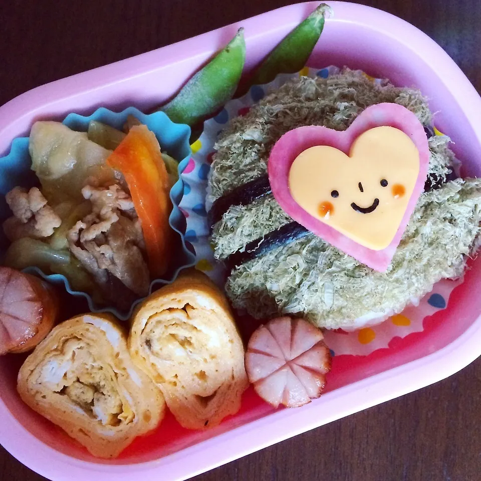 Snapdishの料理写真:ハートちゃんとろろ昆布おにぎり♡|はるちるさん