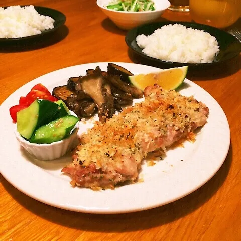 塩麹で柔らか♪鶏もも肉のパン粉焼き♪|ニコさん