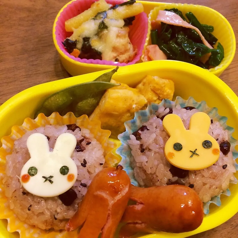 うさぎさんのお赤飯弁当|はるちるさん