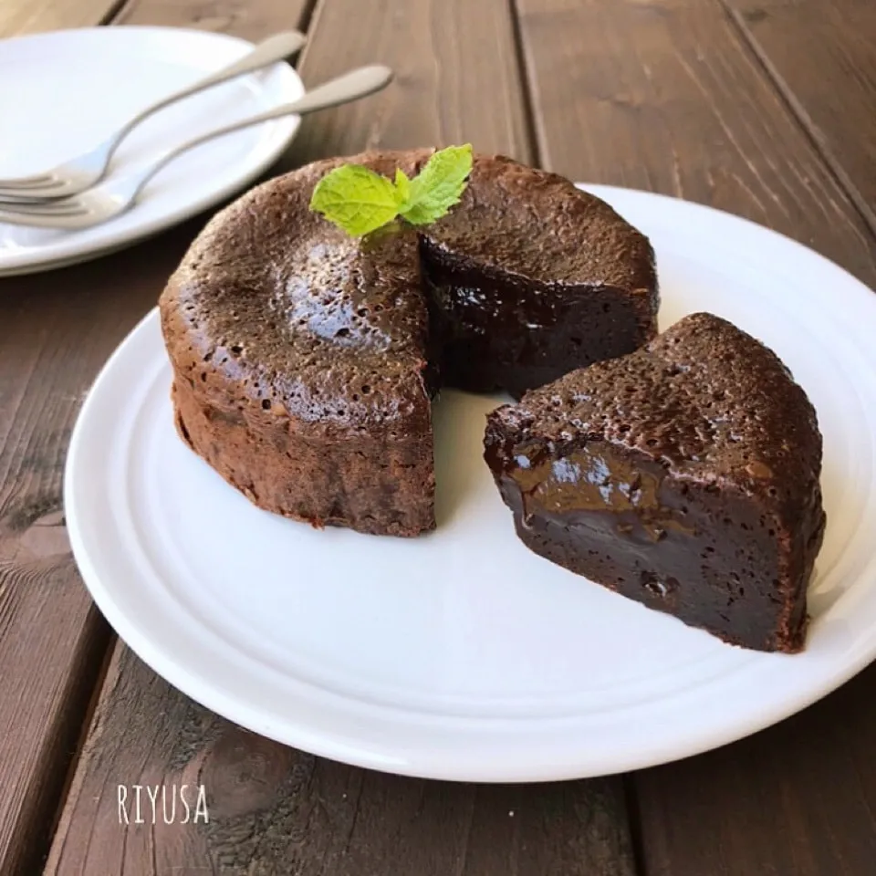 冷やしてしっとり❤️夏でも食べたくなる濃厚ガトーショコラ|riyusaさん