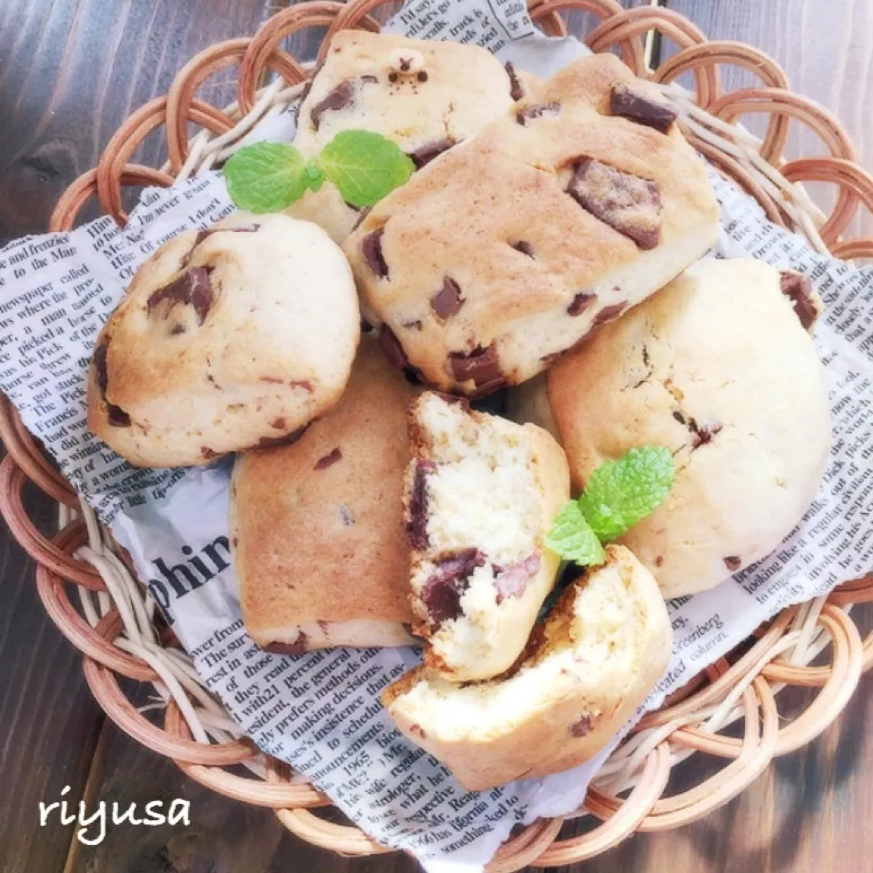 Snapdishの料理写真:材料3つ❤️簡単過ぎるレシピ❤️濃厚チョコレートスコーン|riyusaさん