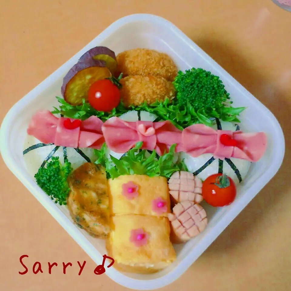 Snapdishの料理写真:リボン弁当♪|サリーさん