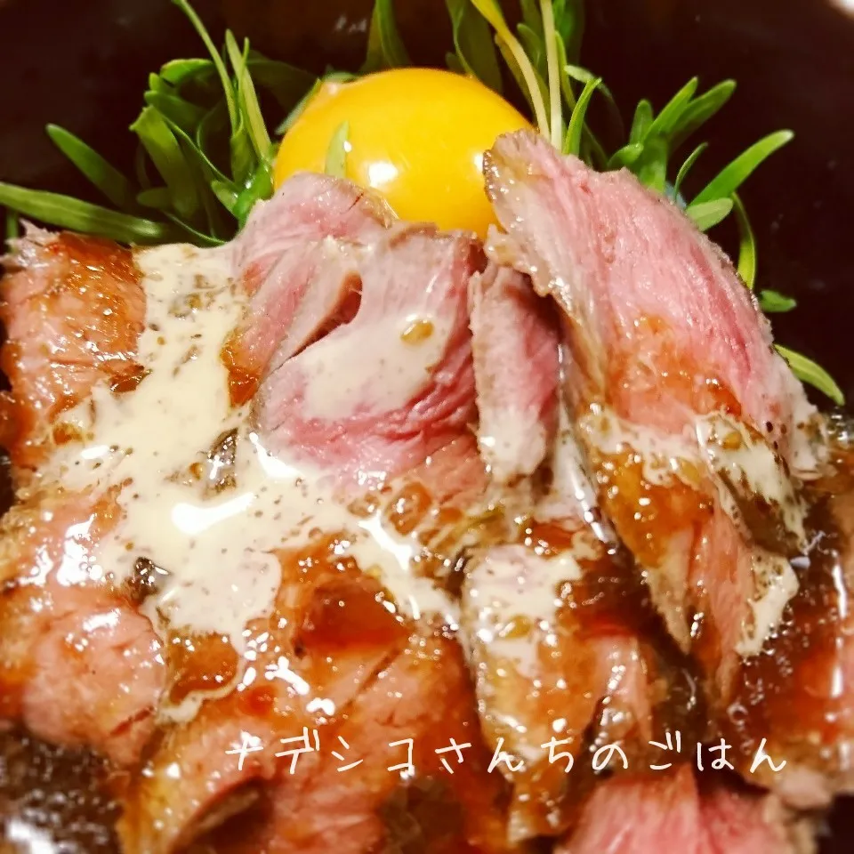 Snapdishの料理写真:ローストビーフ丼|ナデシコさん