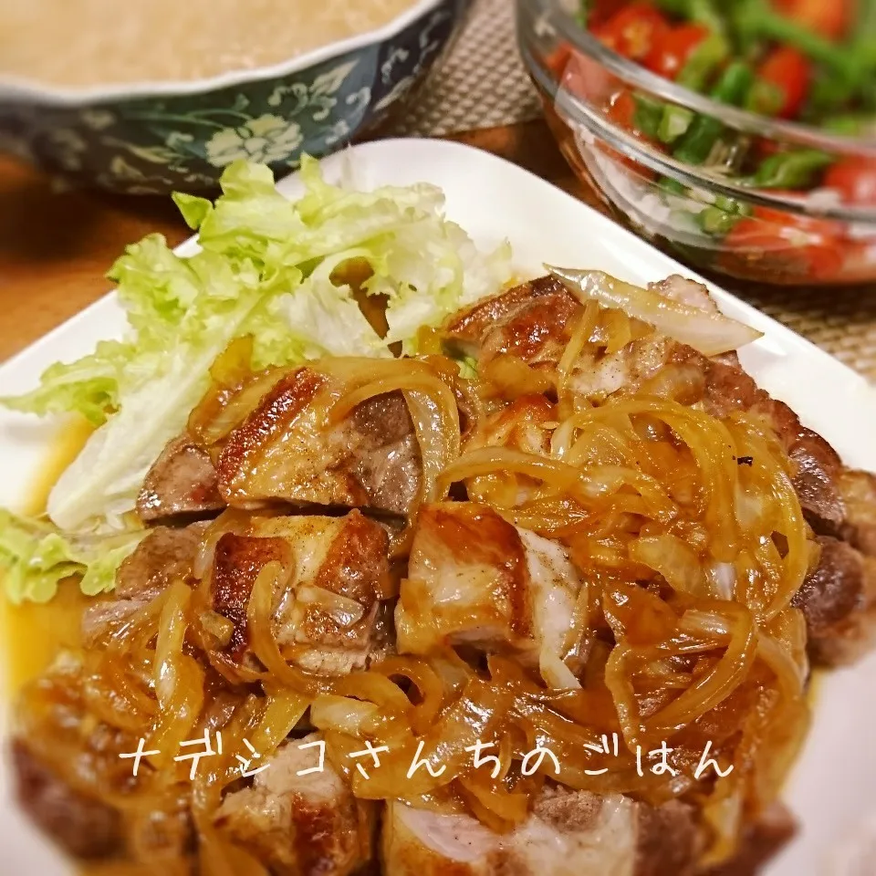 三元豚のトンテキ玉ねぎバターソース|ナデシコさん