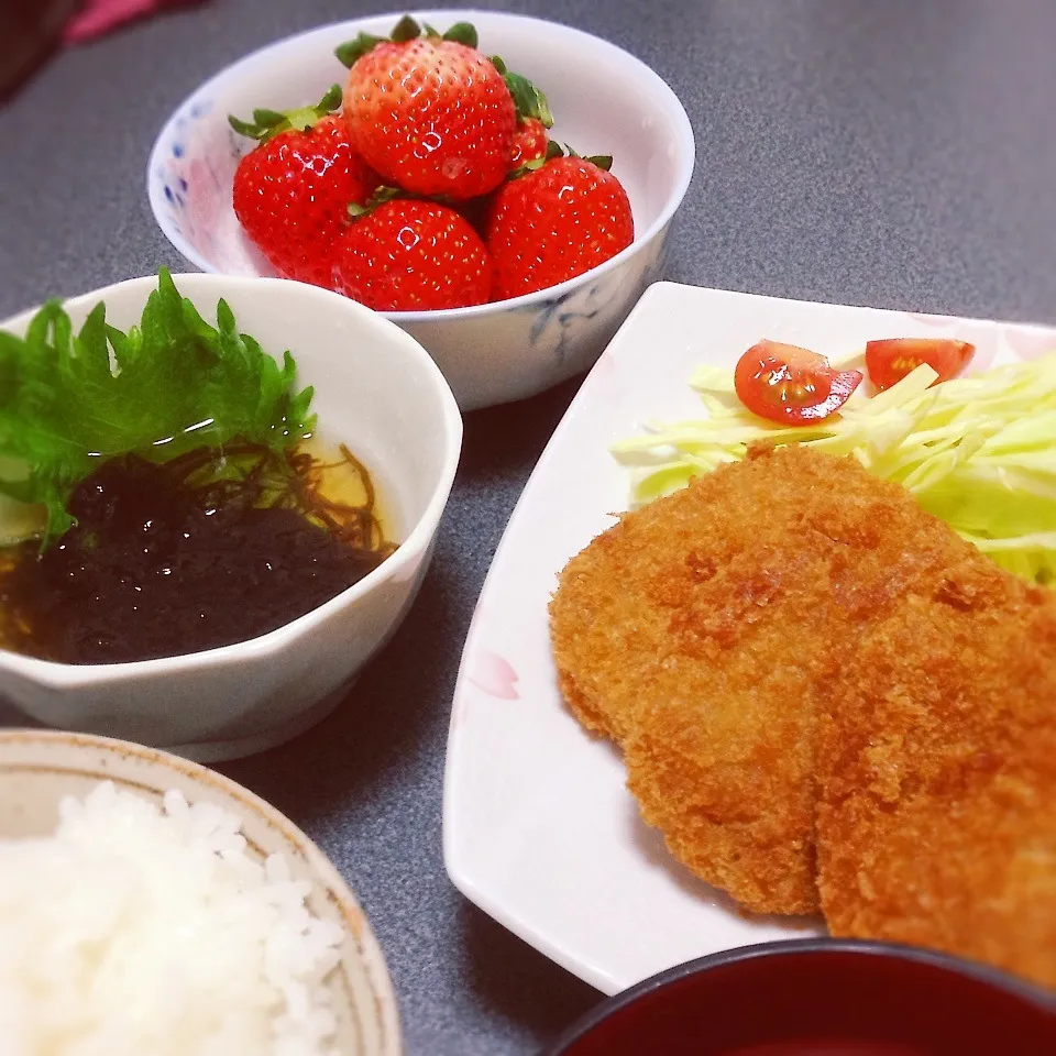 Snapdishの料理写真:コロッケ定食♫|めだか🎶ママさん