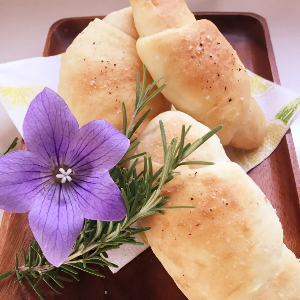 Snapdishの料理写真:塩ぱんDEあんサンド🥐|ヒーコさん