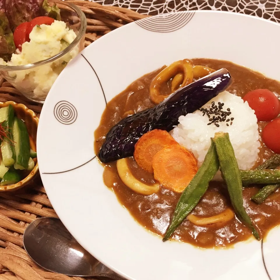 野菜トッピングカレー🍆|ヒーコさん