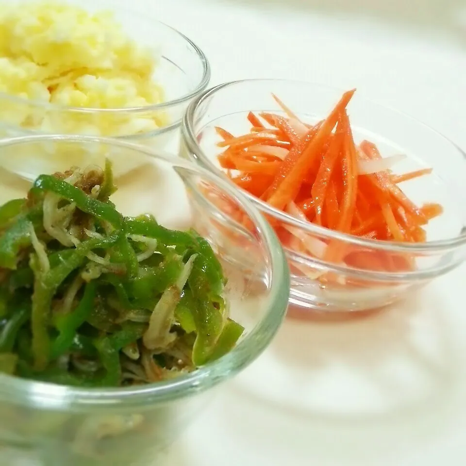 ちりめんじゃことピーマンの甘辛煮。それと…あれ。|あんさん