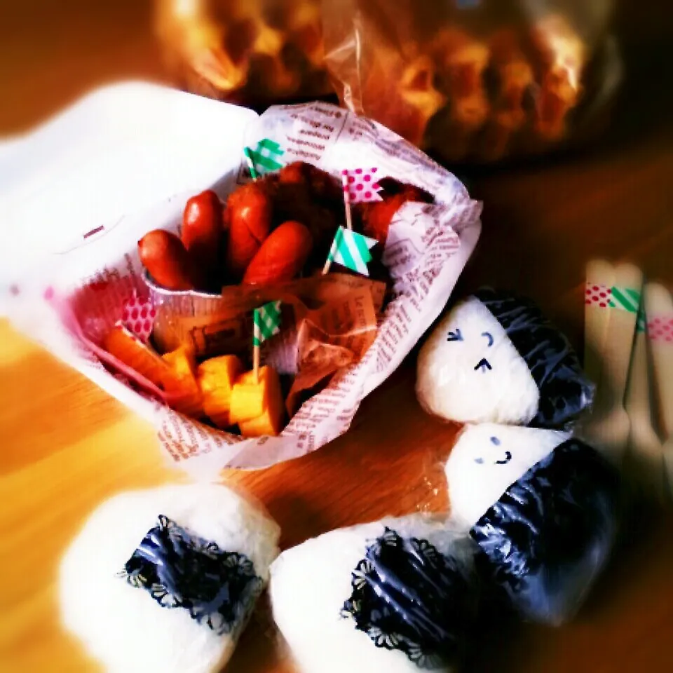 遠足♪雨なので、水族館♡おやつにワッフル|ティモカさん