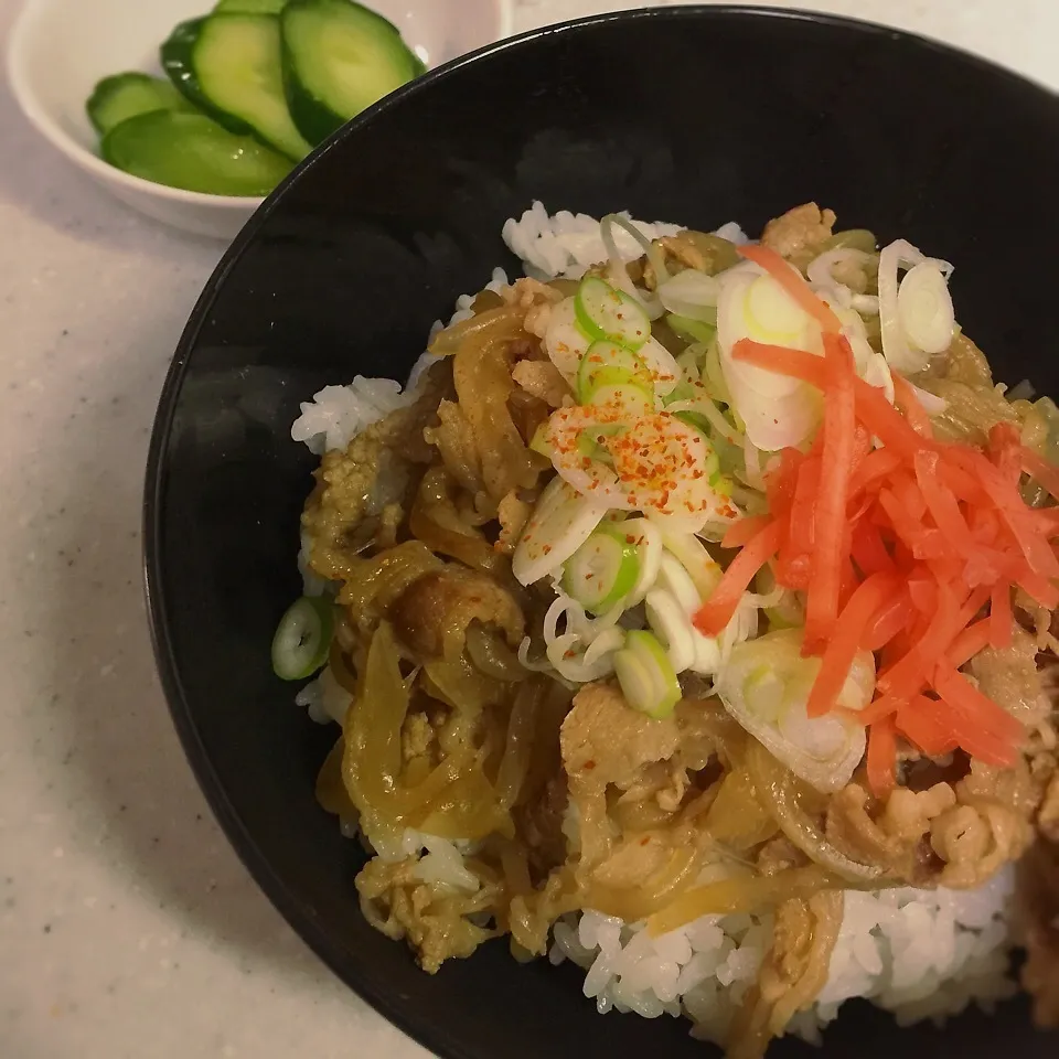 牛丼&きゅうりの浅漬け|み〜さん