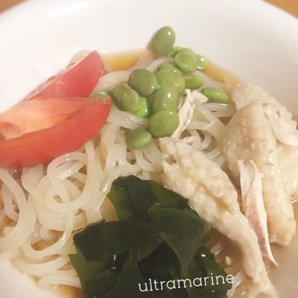 Snapdishの料理写真:＊茹で鶏で、ひんやり冷麺♪＊|ultramarineさん