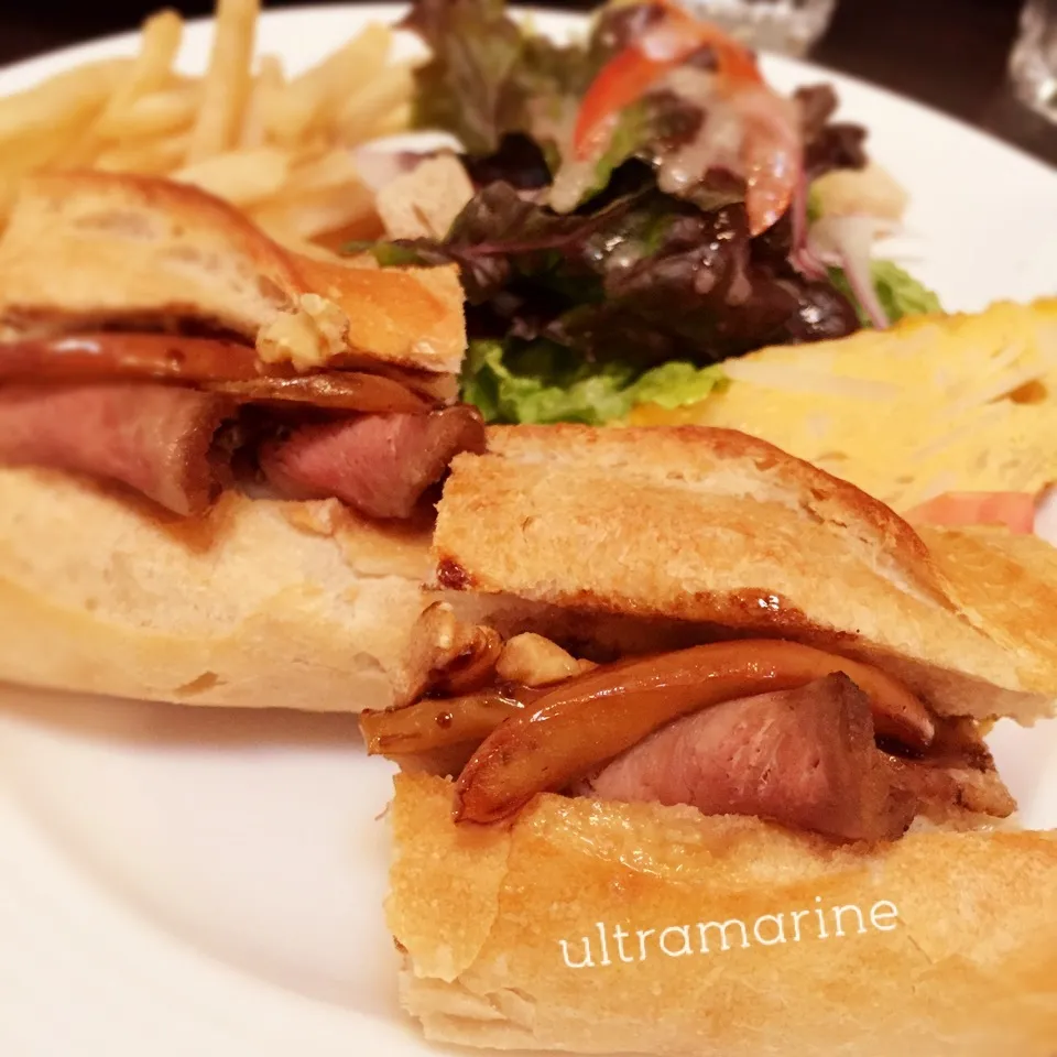 ＊ローストポークと焼きりんごのサンド♪＊|ultramarineさん