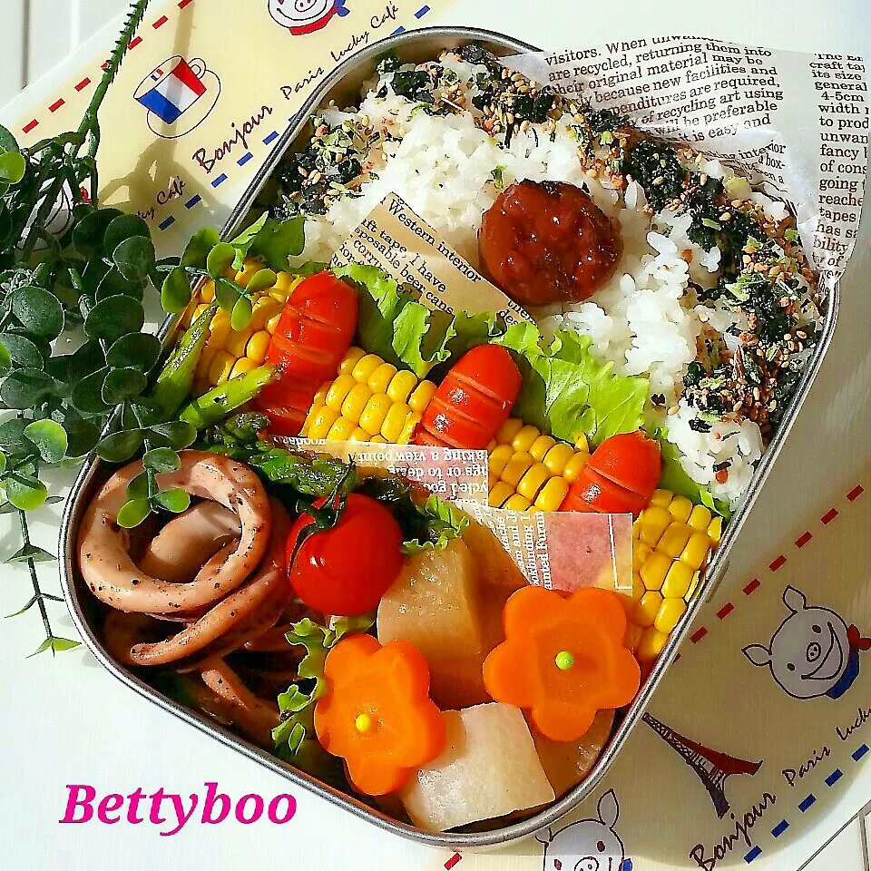 Snapdishの料理写真:ｲｶのﾊｰﾌﾞｿﾃｰでぉ弁当☆゛|bettyさん