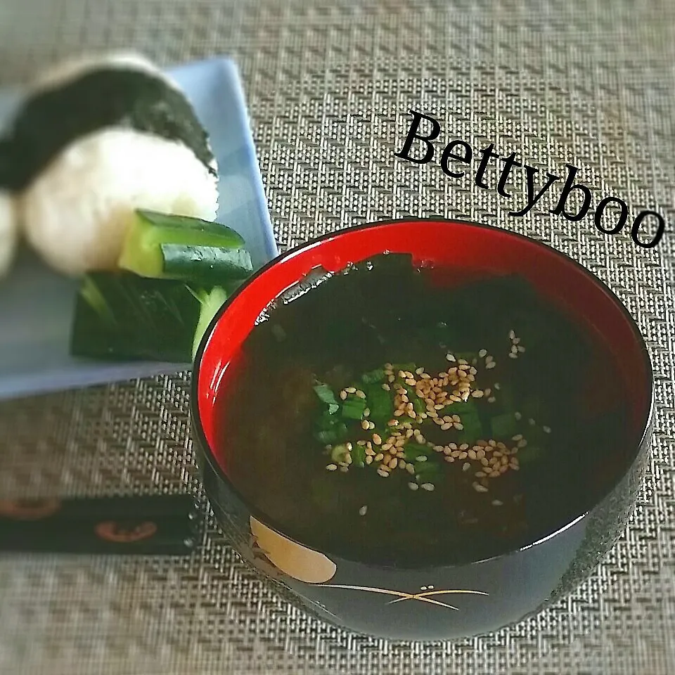 Snapdishの料理写真:1分で *お吸い物* 忙しい朝に♪ぉ奨め|bettyさん