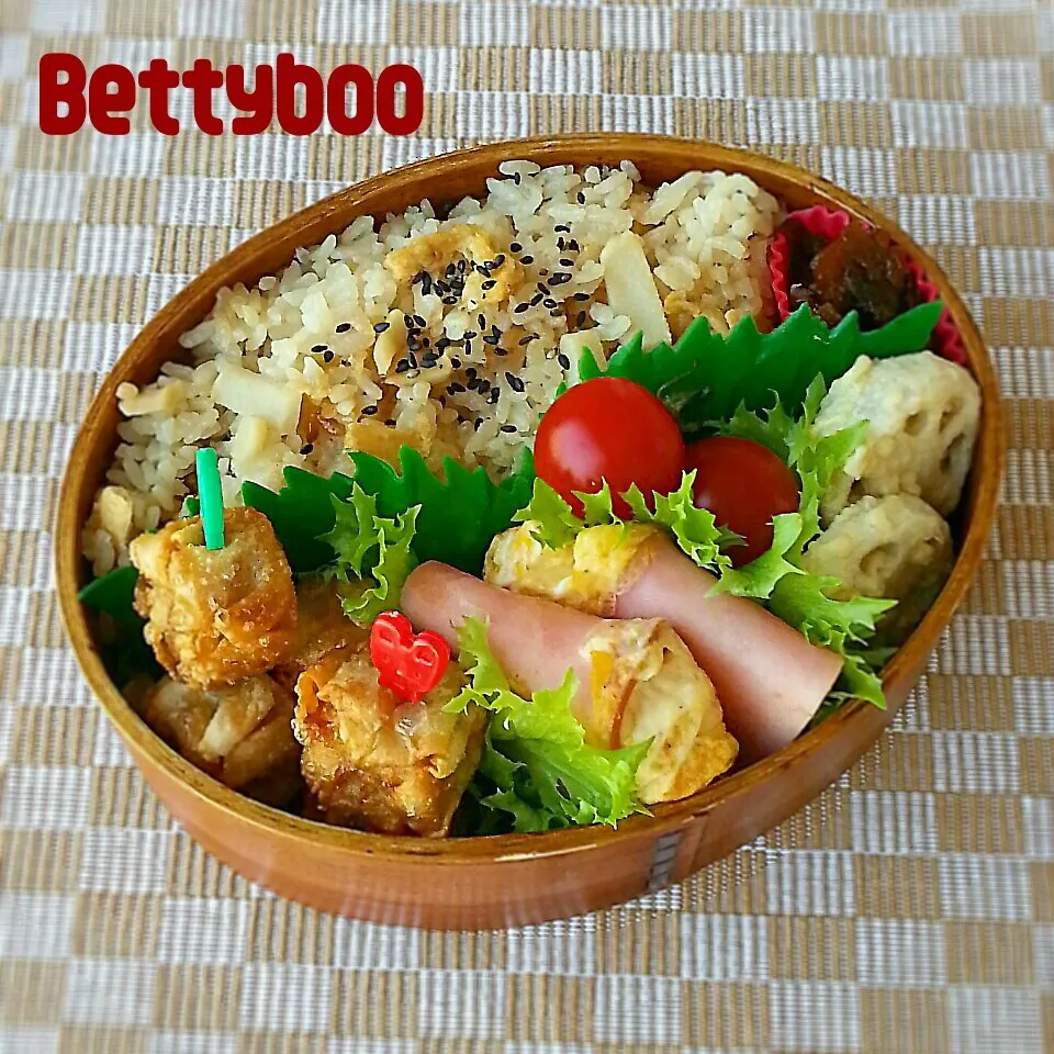 ﾆｮｷﾆｮｷ♪筍ご飯のぉ弁当|bettyさん