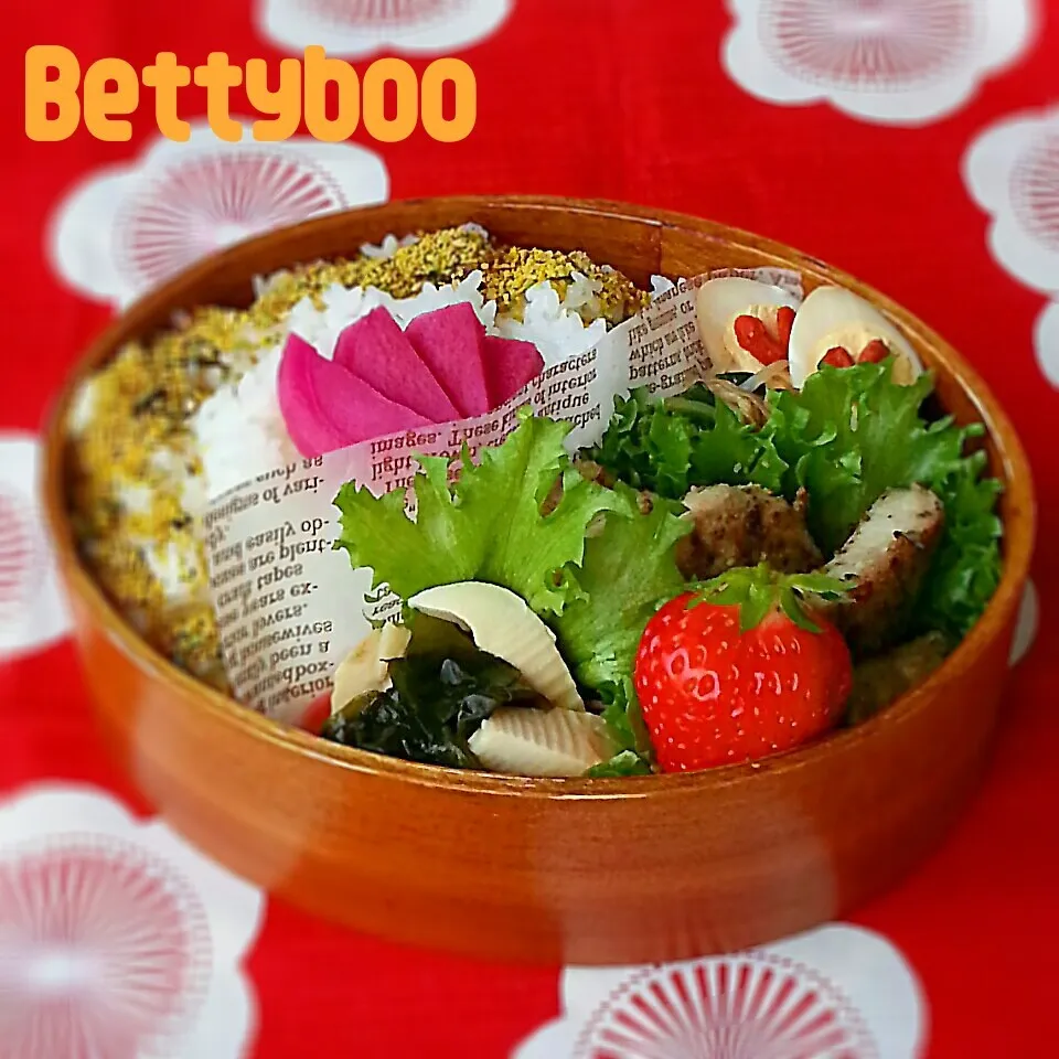 ぶぅ( ･(OO)･ ) ﾛｰｽﾞﾏﾘｰｿﾃｰのぉ弁当|bettyさん