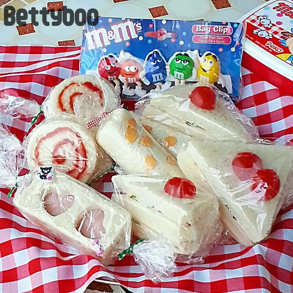 ぉ菓子なｻﾝﾄﾞｲｯﾁのぉ弁当(^^ゞ|bettyさん