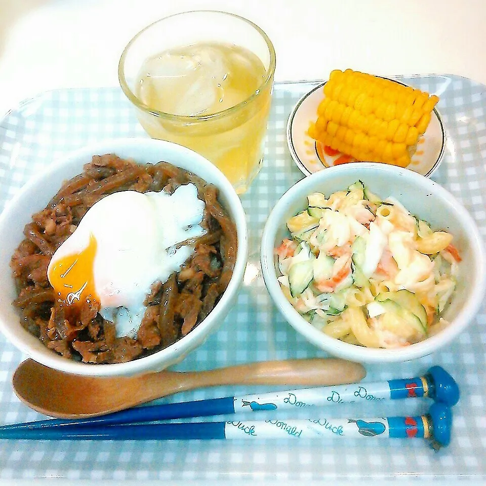 次女ちゃん寝起きの牛丼|やみぃさん