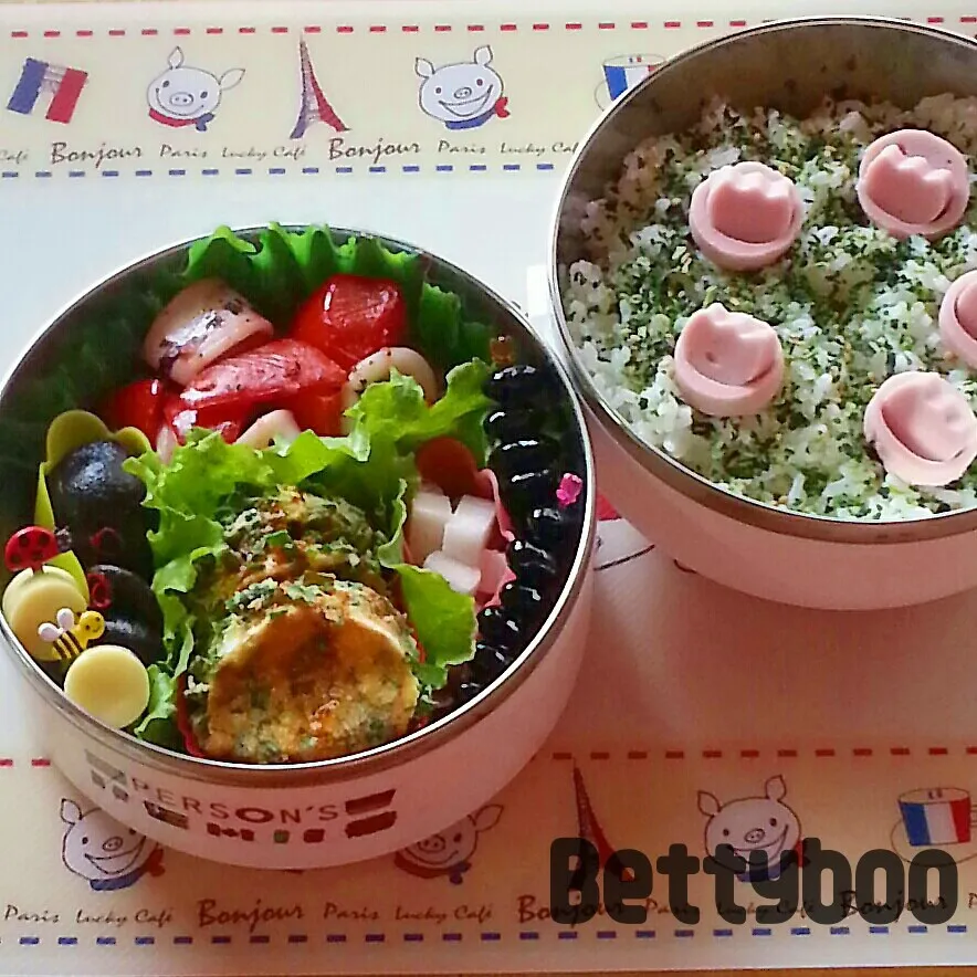 ｲｶ&ﾊﾟﾌﾟﾘｶのﾊｰﾌﾞ炒め*ﾏﾀくり抜いﾀ弁当|bettyさん