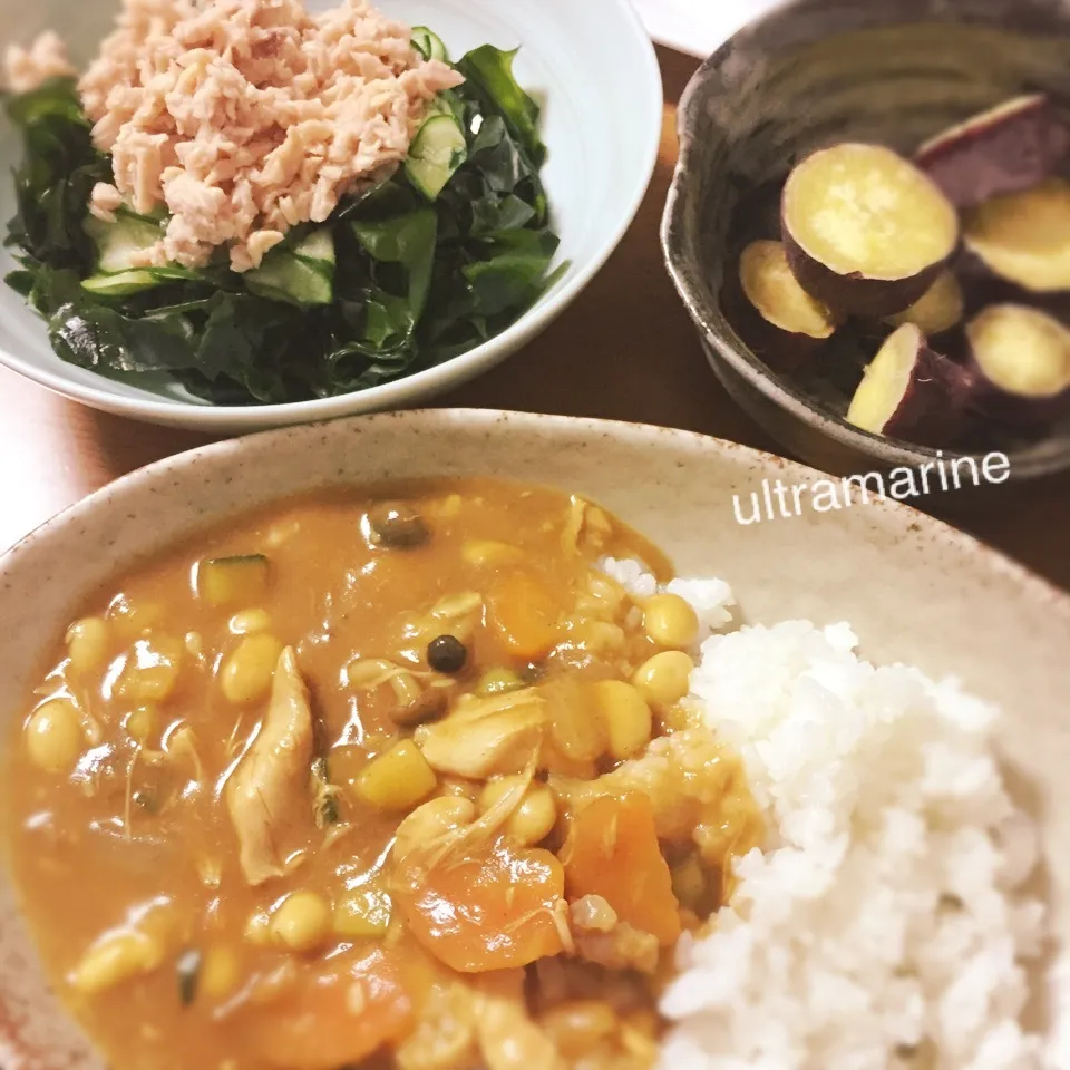 ＊チキンと豆のさらさらカレー♪新わかめサラダ！＊|ultramarineさん