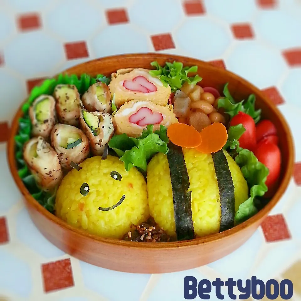 ﾌﾞﾝﾌﾞﾝﾌﾞﾝ♪ハチさんのお弁当|bettyさん