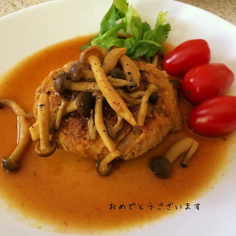 Snapdishの料理写真:Nashさんの門出を祝って おから入り煮込みハンバーグ|Miyukiさん