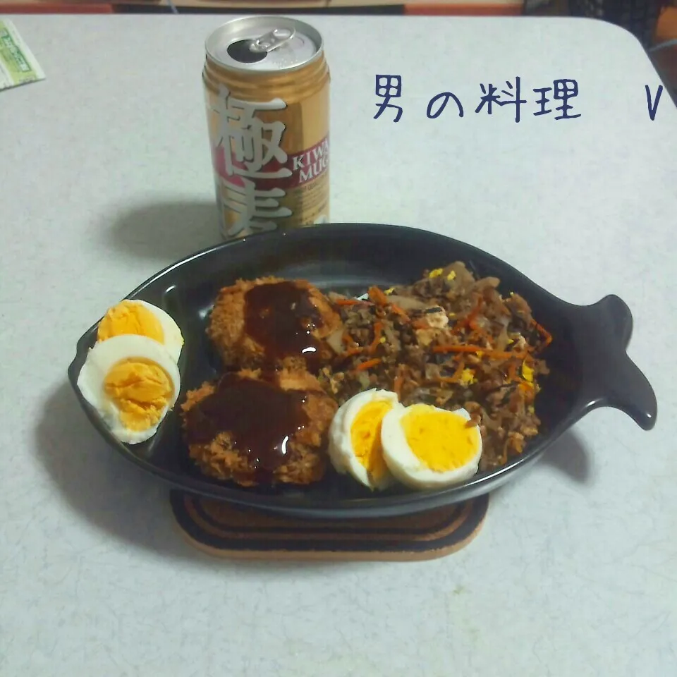 Snapdishの料理写真:男の、メンチとひじきの変なコラボ|やんまぁさん