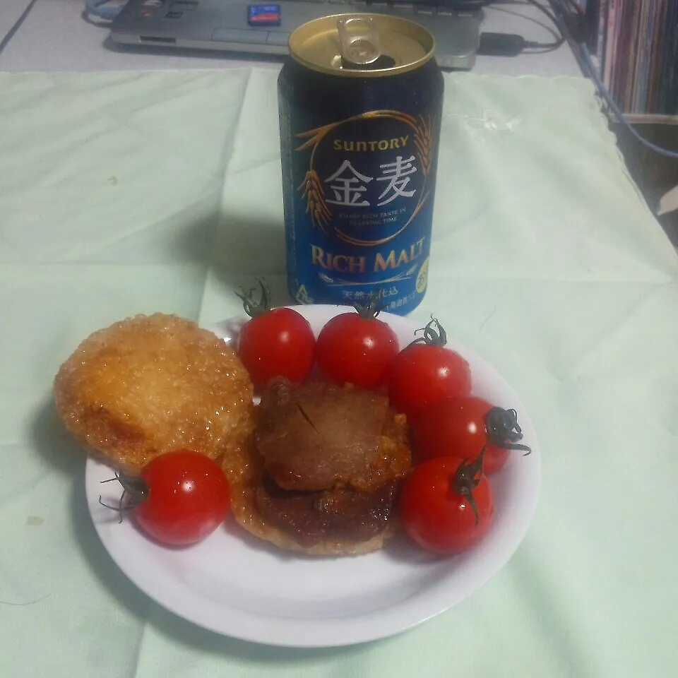 Snapdishの料理写真:牛タンバーガー  年末スペシャル|やんまぁさん