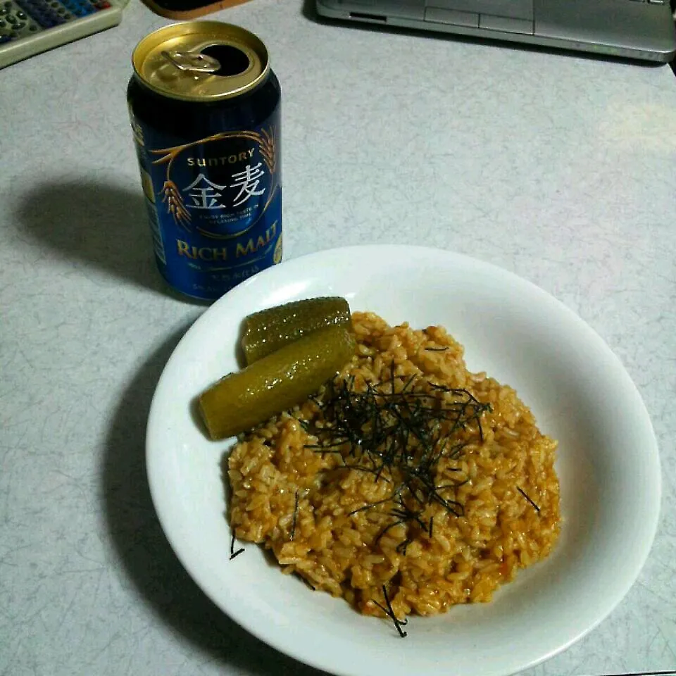 男のカレー炒飯、金麦を添えて。|やんまぁさん