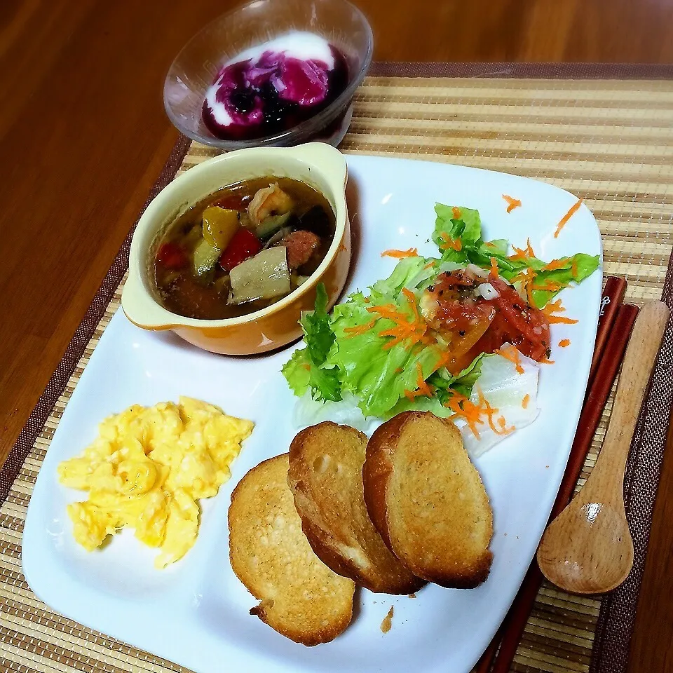 今日の朝食＊フランスパンと昨夜の残りのアヒージョ|myumyuさん