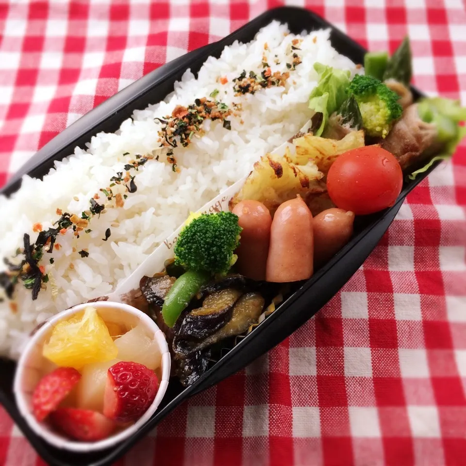 Snapdishの料理写真:今日のお弁当(アスパラの豚ばら巻き)|demekinさん