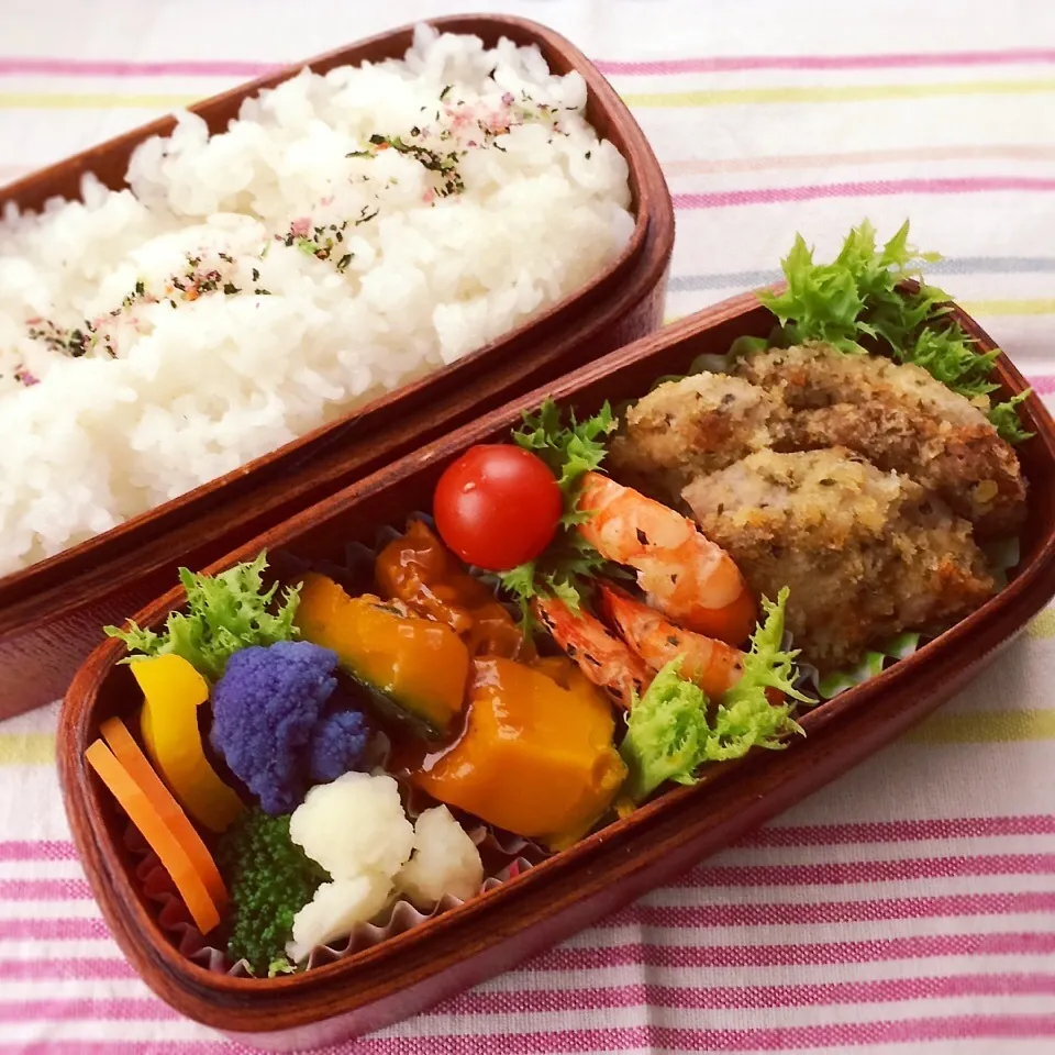 Snapdishの料理写真:今日のお弁当(豚ヒレ肉の香草パン粉焼き)|demekinさん