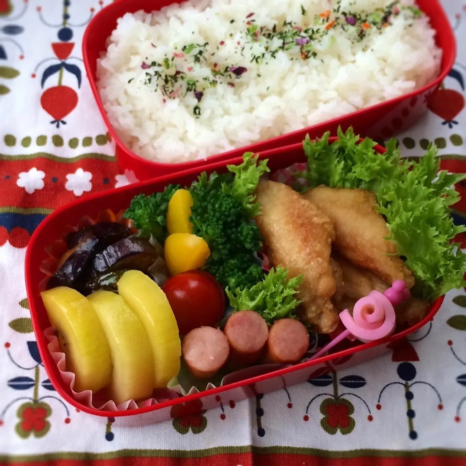 Snapdishの料理写真:今日のお弁当(鶏手羽中の甘辛揚げ)|demekinさん