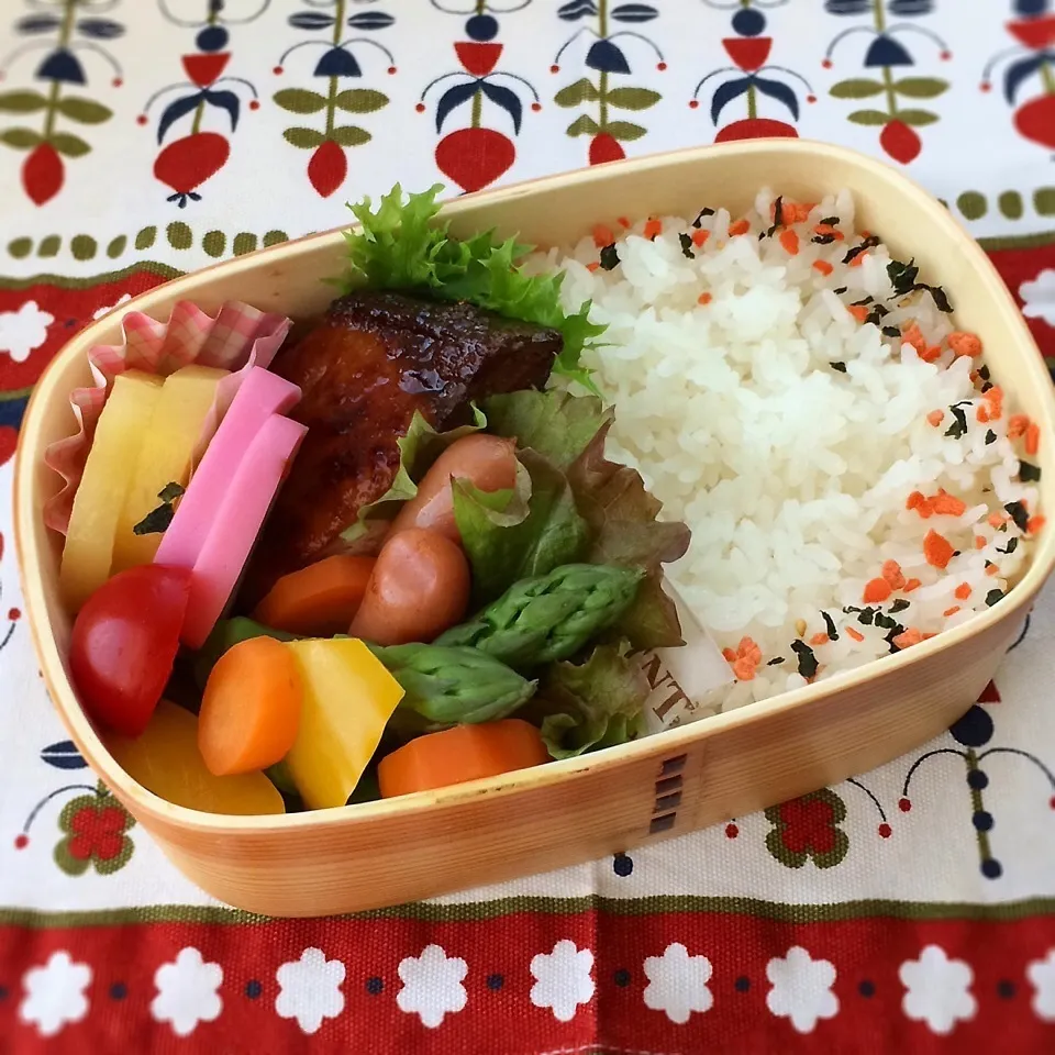 Snapdishの料理写真:今日のお弁当(ぶりの照り焼き)|demekinさん