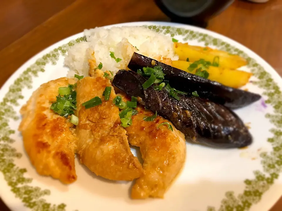 Snapdishの料理写真:鶏ささみの醤油麹焼き|Hanaeさん