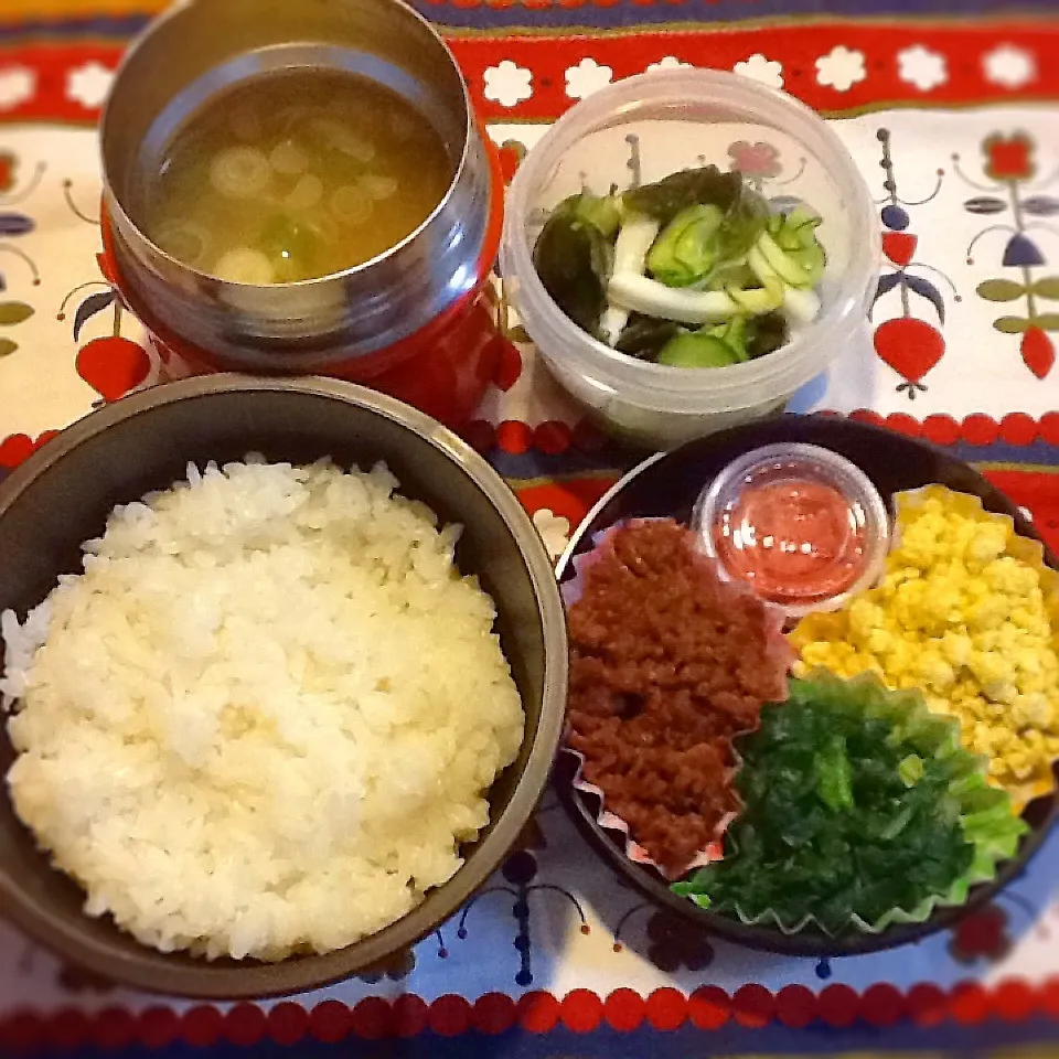 今日の給食そっくり弁当(三色丼)|demekinさん