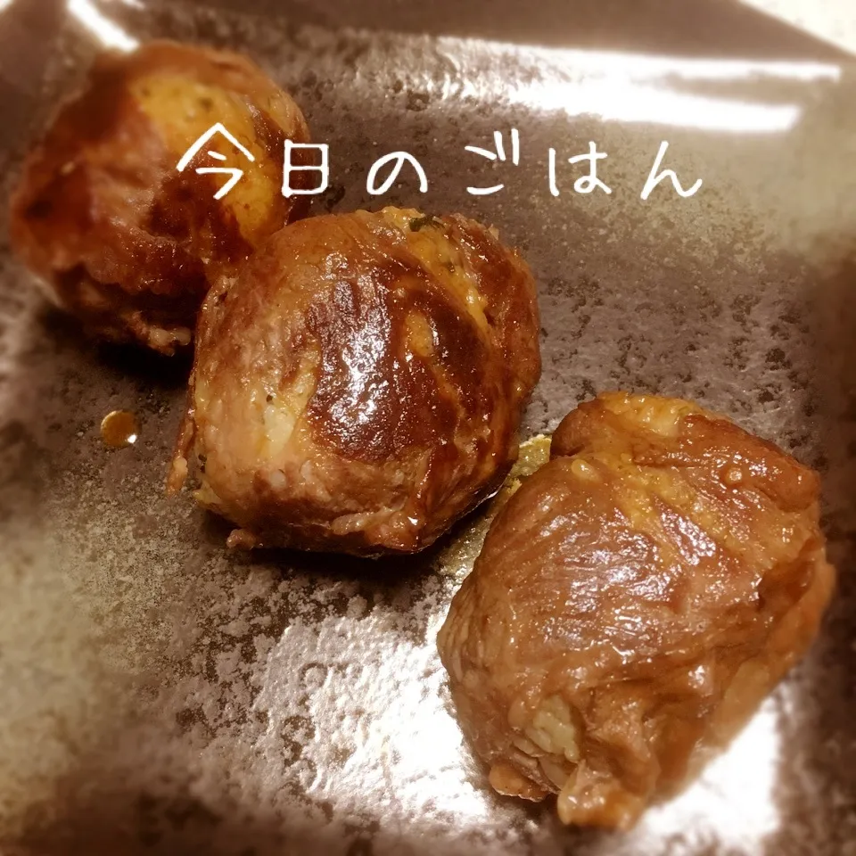 Snapdishの料理写真:肉巻きおにぎり🍙まねっこ〜♪|えんどうくんさん